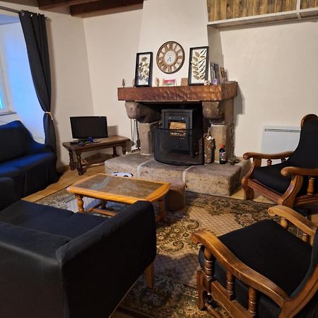 Le Gite Des Korrigans La Feuillee Bagian luar foto